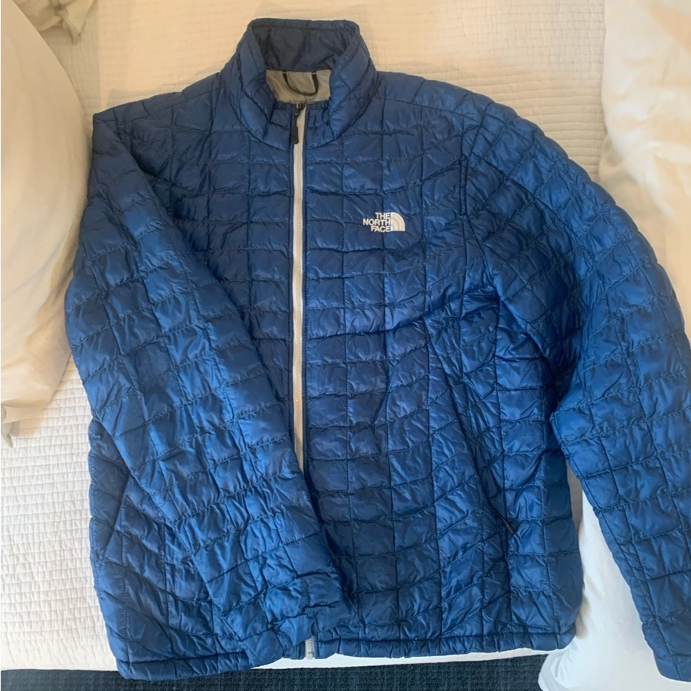 Northface ThermoBall Jacket Men’s Large Blue